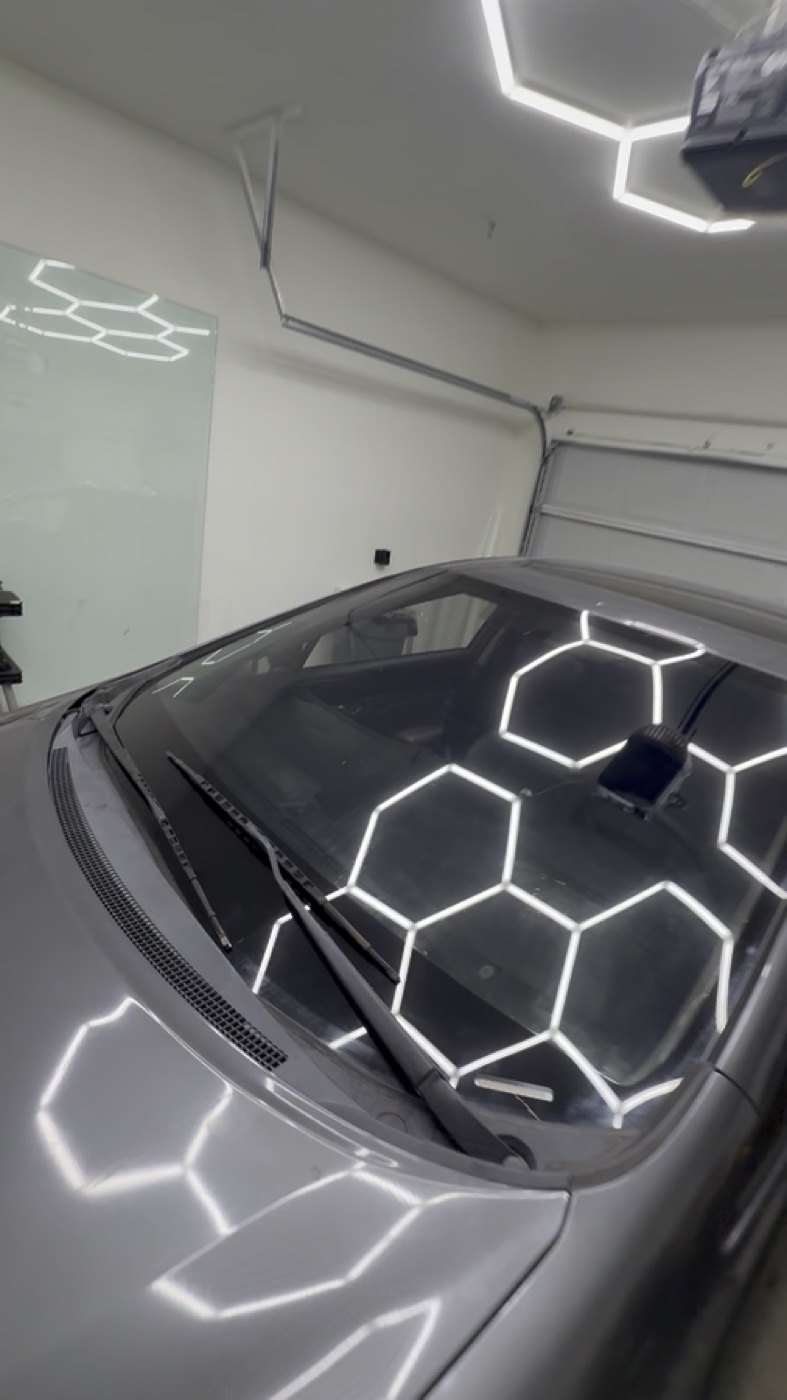Detailz Plugg film work reflecting hexagon lights